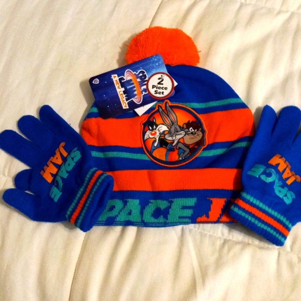 NWT Kids Space Jam New Legacy Hat & Glove set
